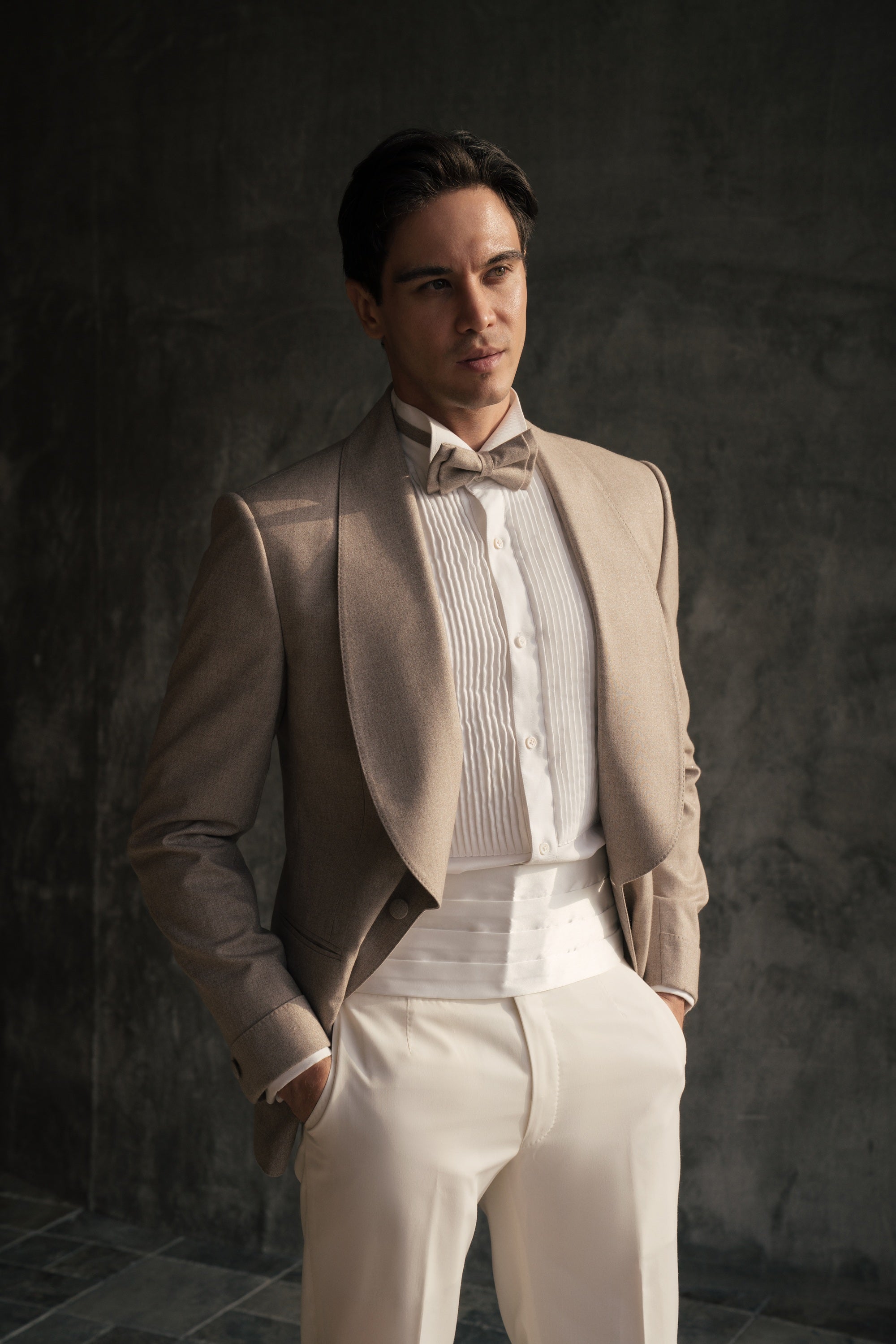 Beige shimmer tuxedo jacket, single-breasted with a shawl lapel